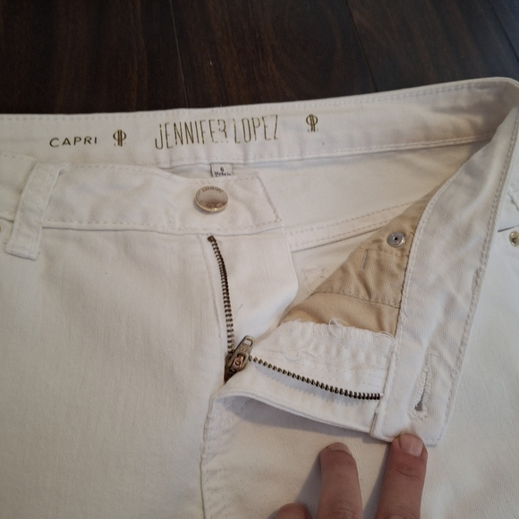 2000s JENNIFER LOPEZ white Denim capris - Picture 5 of 7